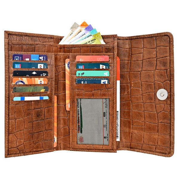 Quilting Pattern Waxy Brown Croco Finish Clutch - Image 3