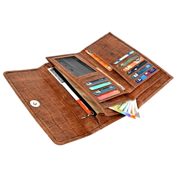 Quilting Pattern Waxy Brown Croco Finish Clutch - Image 4